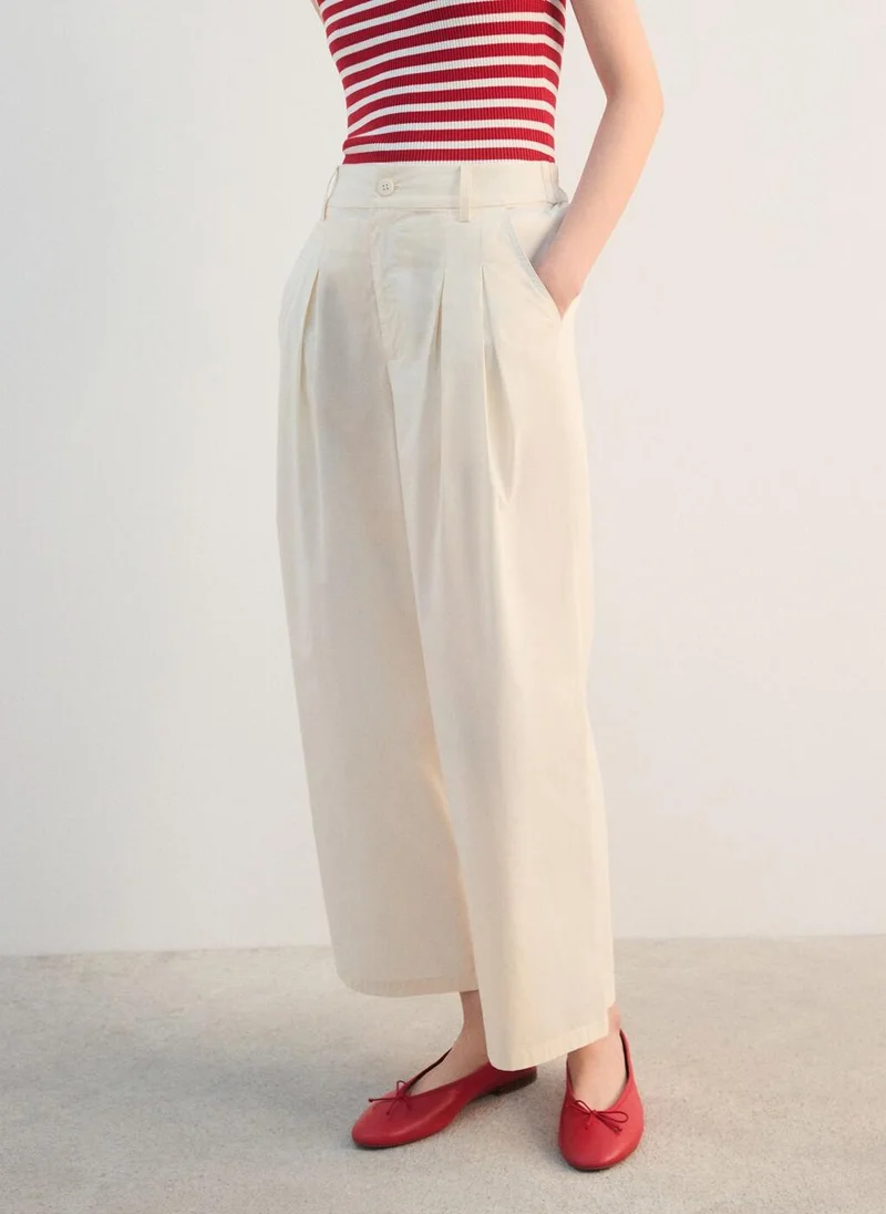 Wide leg cropped trousers with darts